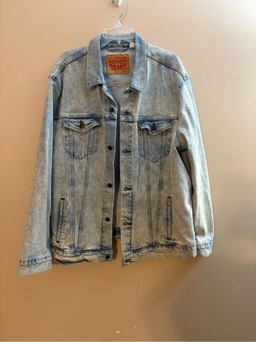 Levi's Light Blue Washed Denim Jacket - Men's Trucker Style